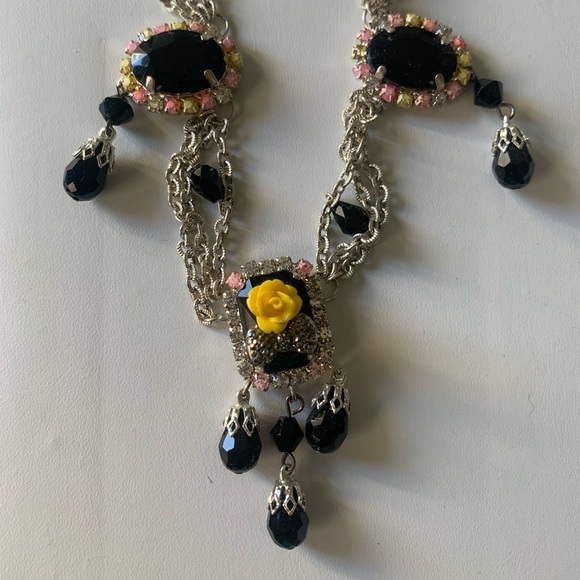 Necklace and earring set black and yellow - Picture 4 of 16